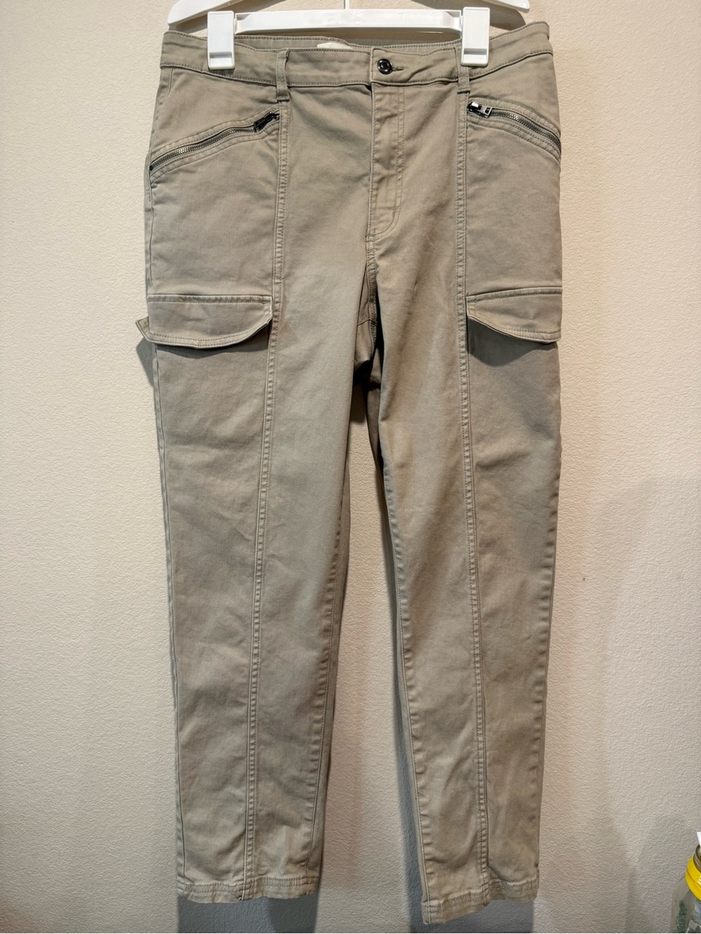 H&M Women's Cargo Pants in Light Olive Green